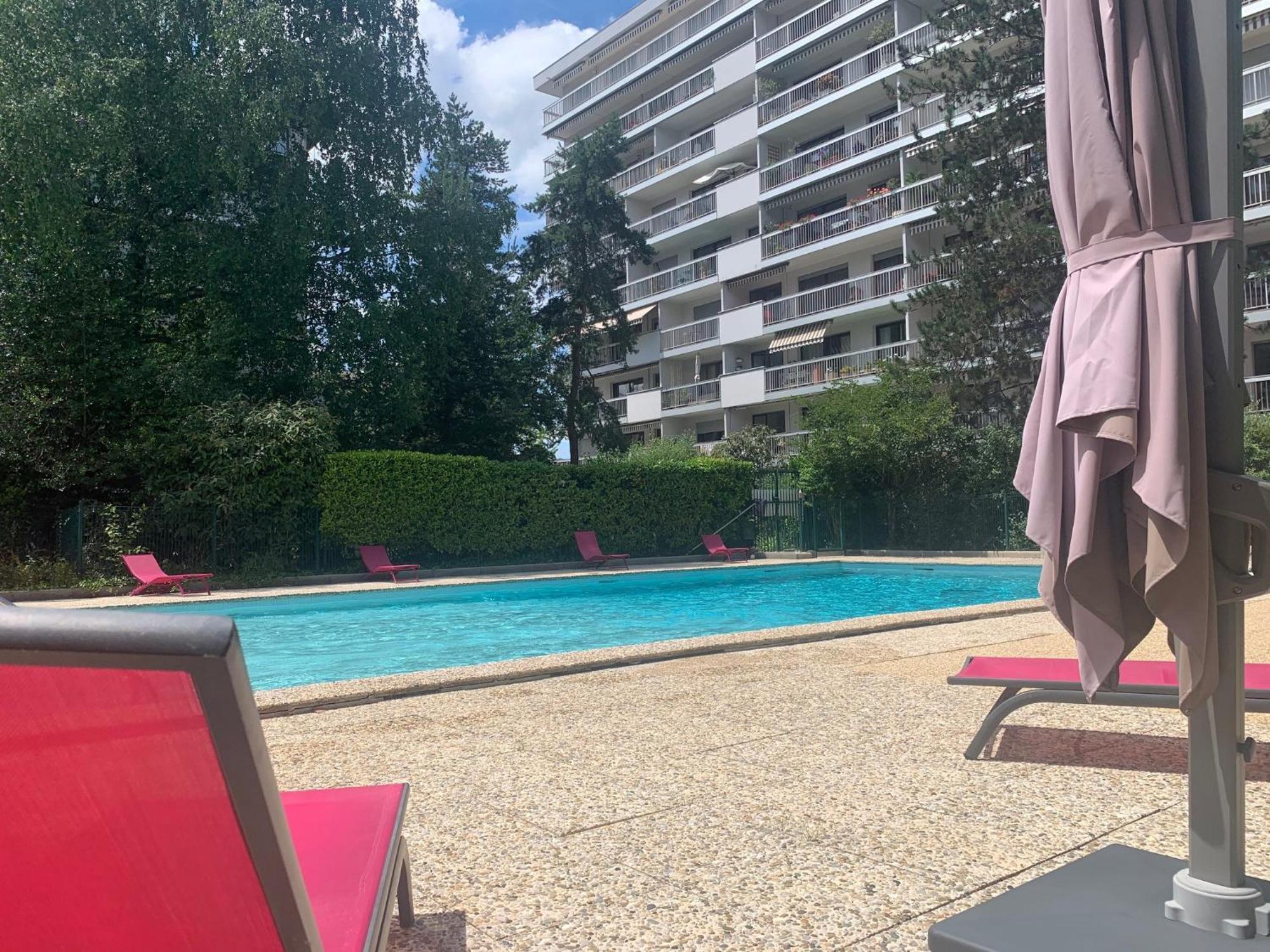 Apartmán Mont Royal Balcon Et Piscine Annecy Exteriér fotografie